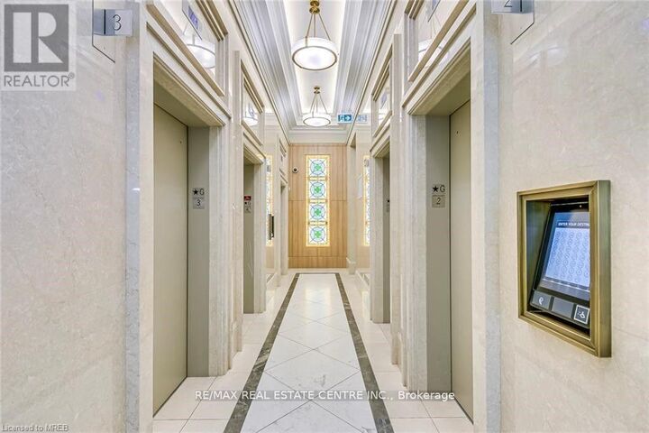 Property Photo:  30 Elm Drive W 605  ON L5B 0N3 