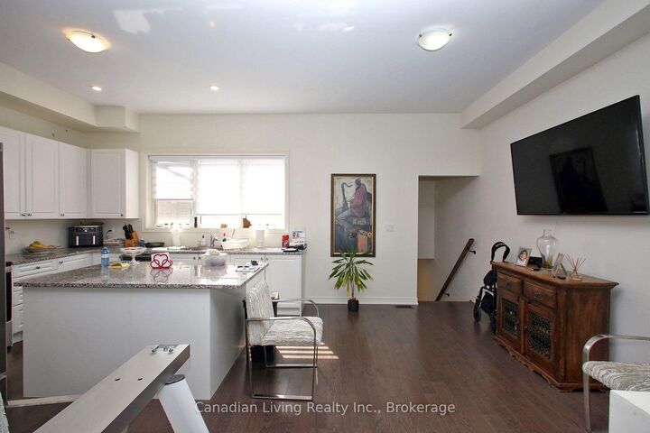 Property Photo:  9450 Bayview Avenue  ON L4C 5H3 