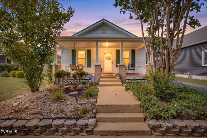 Property Photo: 817 North Roan Street TN 37643