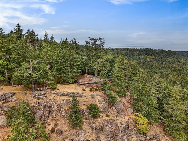 Property Photo:  470 Heck Hill Rd  BC V0N 2J2 
