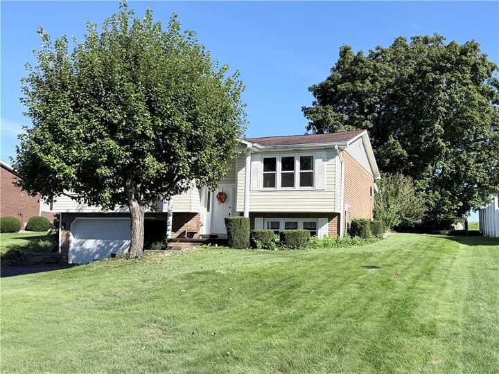 Property Photo: 722 Courtview Dr PA 15601