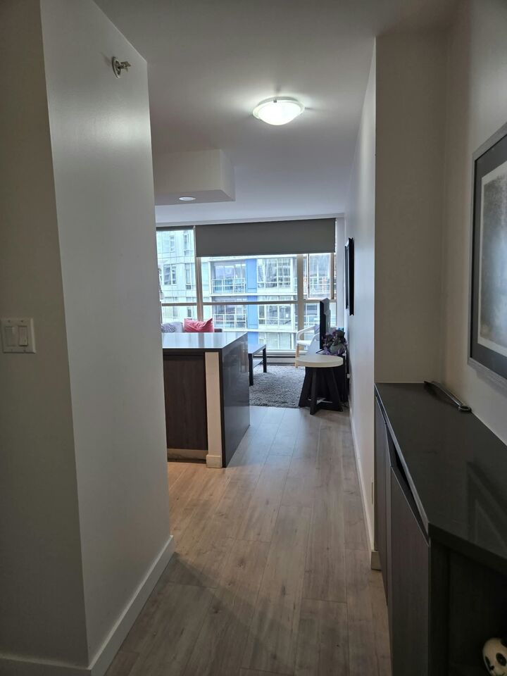 Property Photo:  822 Homer Street 903  BC V6B 6M3 