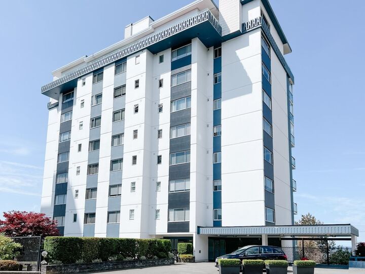 Property Photo:  