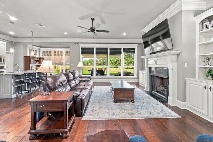 Property Photo: 22819 Beaver Creek Blvd LA 70791