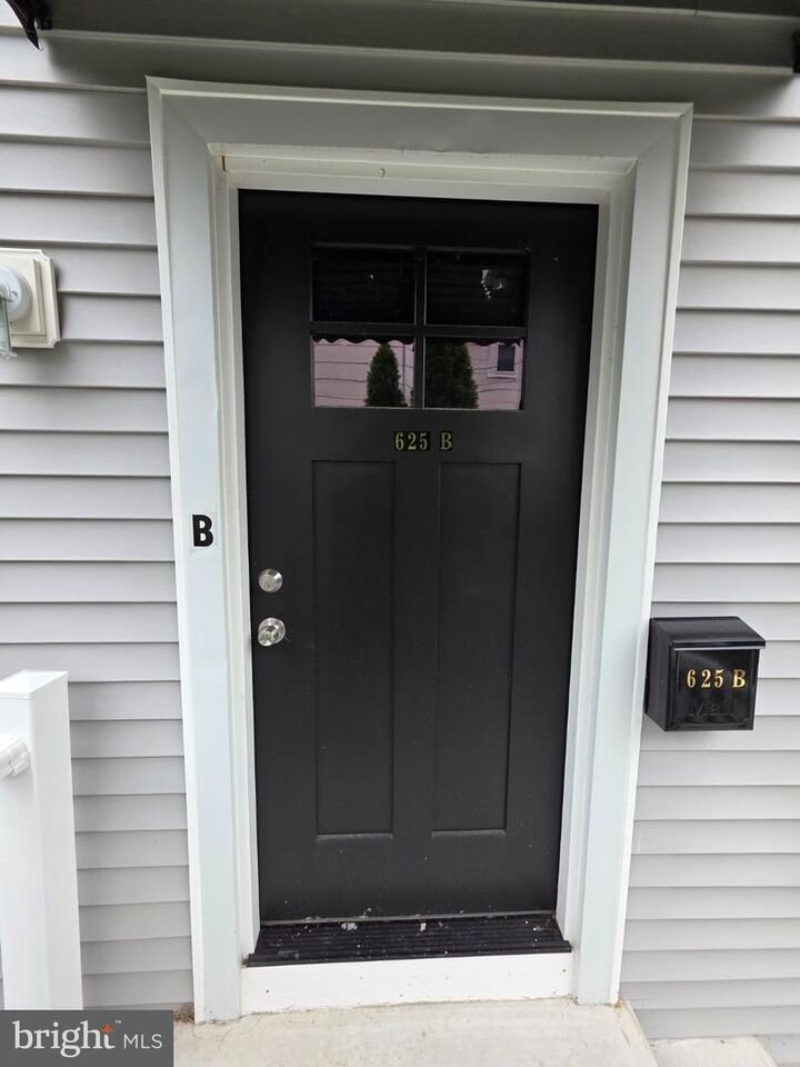 Property Photo:  625 Cooper Street B  NJ 08010 