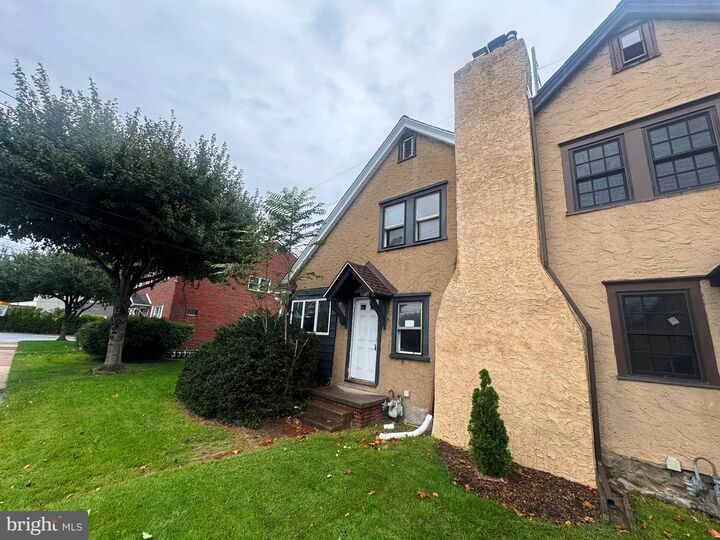 Property Photo:  5 E Rodgers Street  PA 19078 