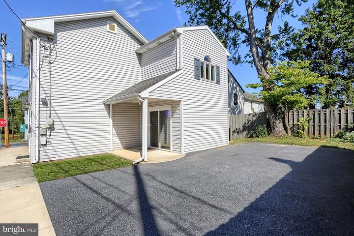 Property Photo: 35 N Rosanna Street PA 17036