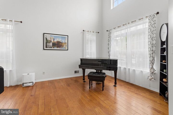 Property Photo:  6 Harvard Circle  NJ 08540 