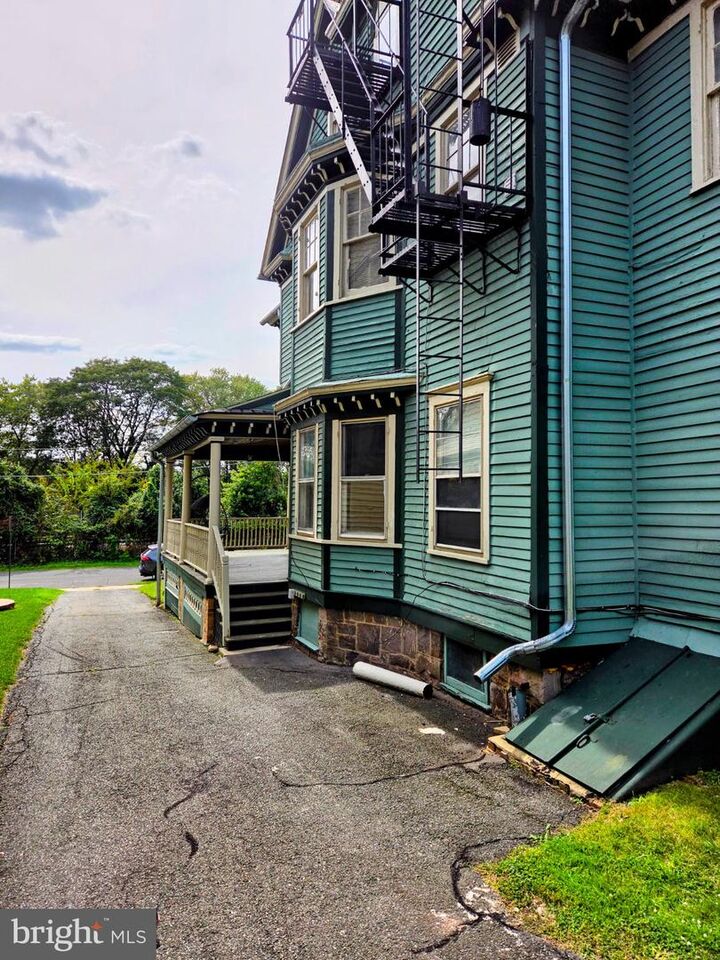 Property Photo:  912 Riverside Avenue 1  NJ 08618 
