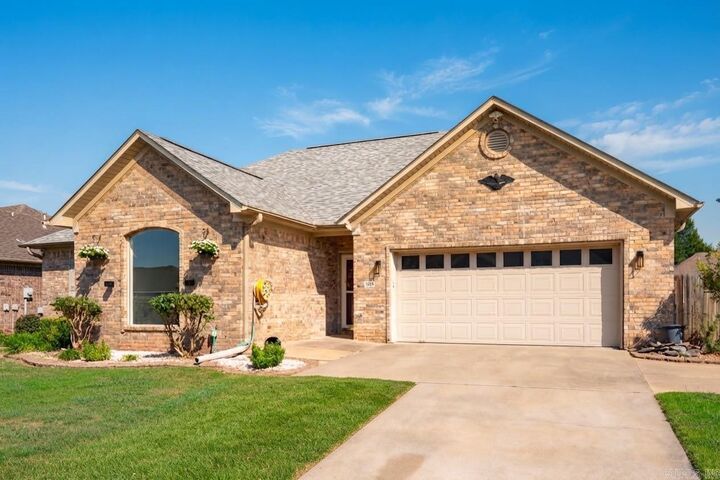 Property Photo: 1340 Stone Crest Drive AR 72034