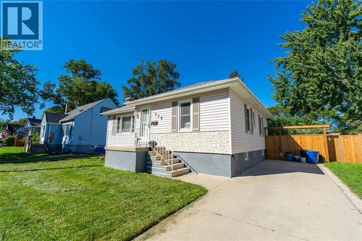 Property Photo: 778 Wellington Street ON N7T 1J6