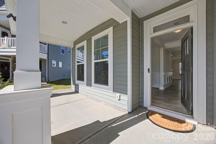 Property Photo:  2020 Embassy Court  NC 28213 