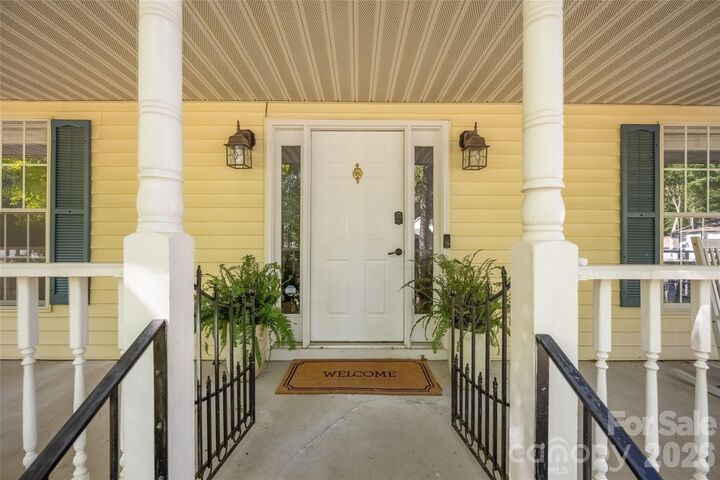 Property Photo:  2620 Willowdale Lane  NC 28105 