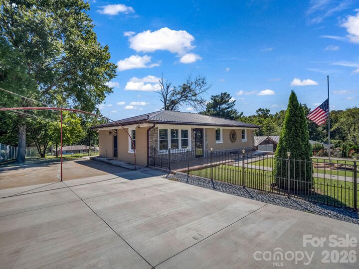 Property Photo:  191 Sycamore Street  NC 28043 