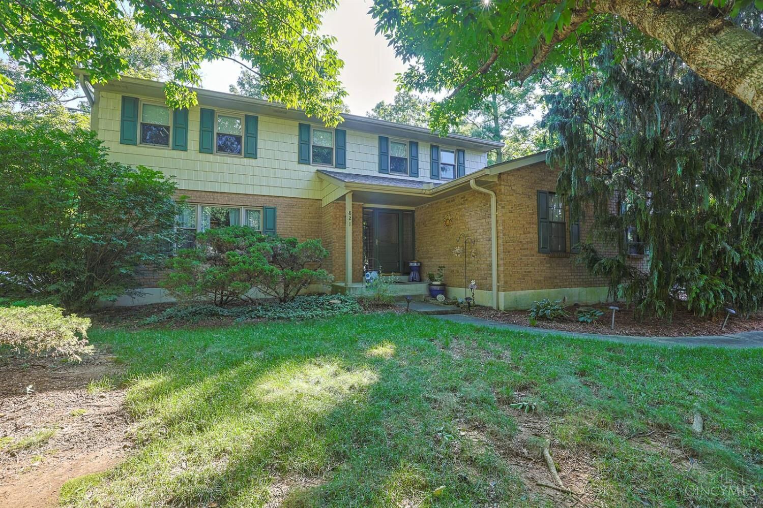 Property Photo: 821 Briar Cove Court OH 45140