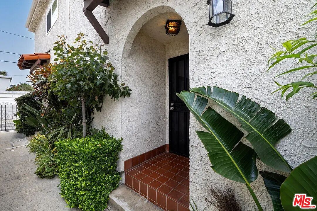 Property Photo: 1443 25th St, Unit 4 CA 90404
