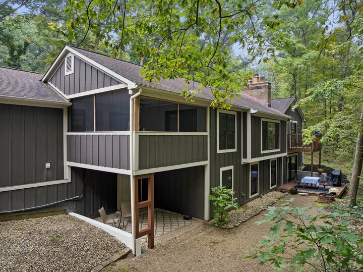 Property Photo: 9430 Robinhood Circle OH 43082