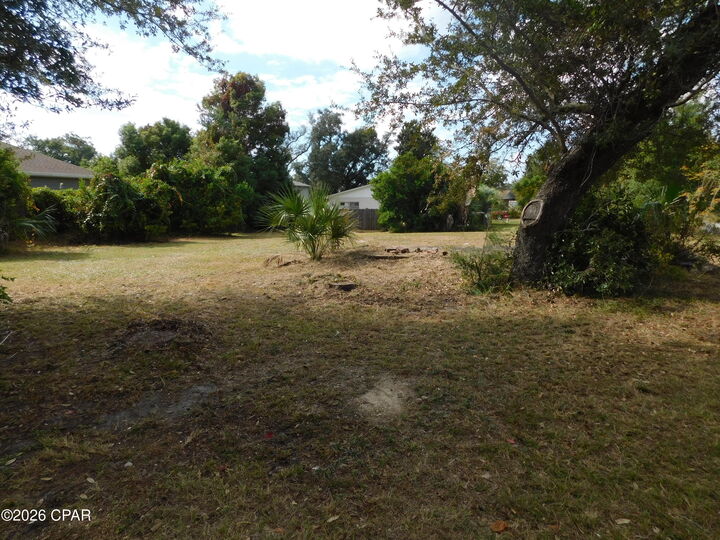 Property Photo: 22421 Lakeview Lane FL 32413
