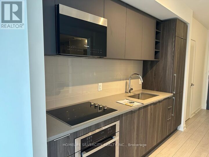 Property Photo:  2035 Kennedy Road 1805  ON M1T 3G2 