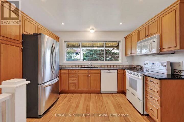 Property Photo:  1228 Henry Farm Drive  ON K2C 2E2 
