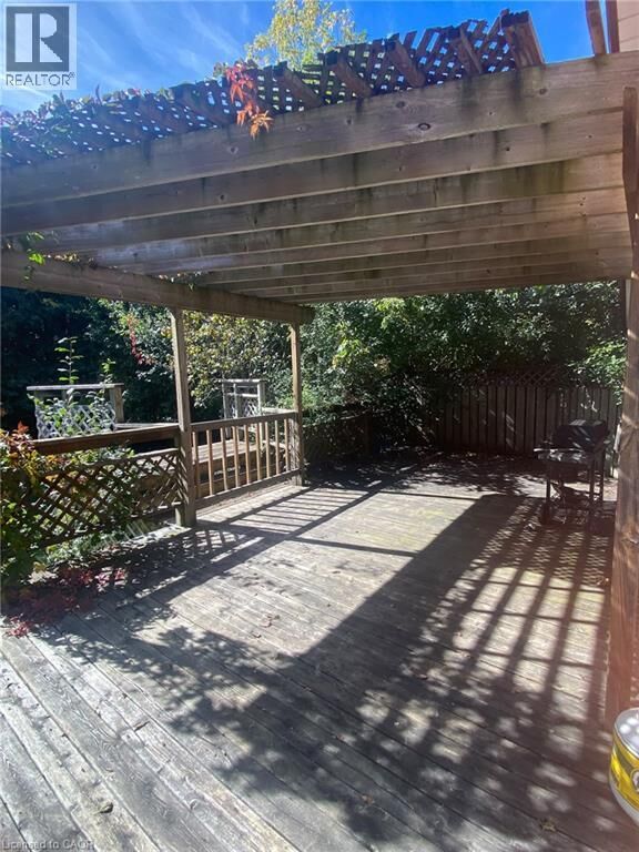 Property Photo:  20 Cardill Crescent North  ON N2L 3Y6 