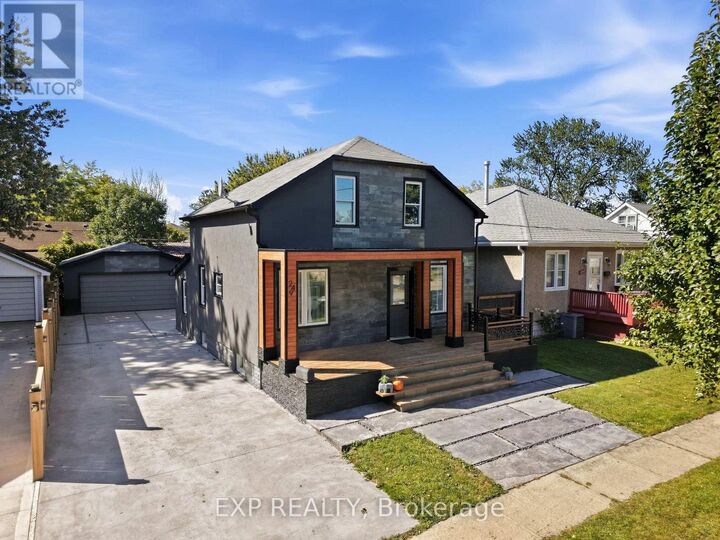 Property Photo:  249 Wallace Avenue South  ON L3B 1R7 