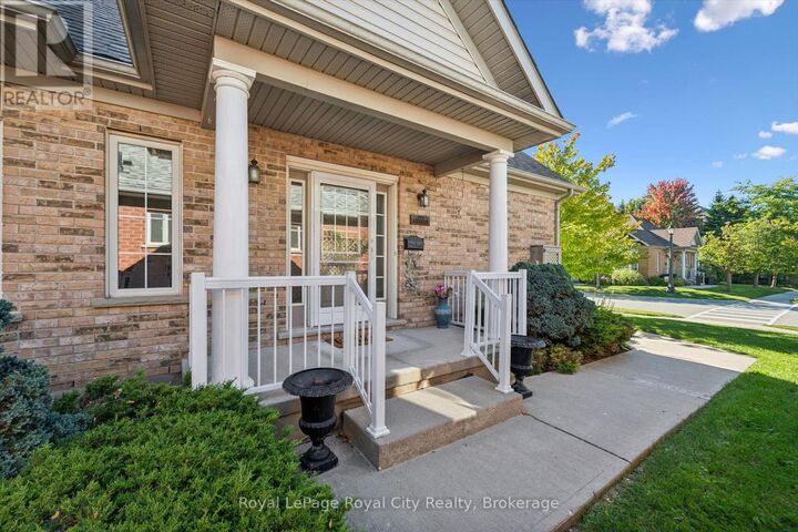 Property Photo:  11 Honeysuckle Drive  ON N1G 4X7 