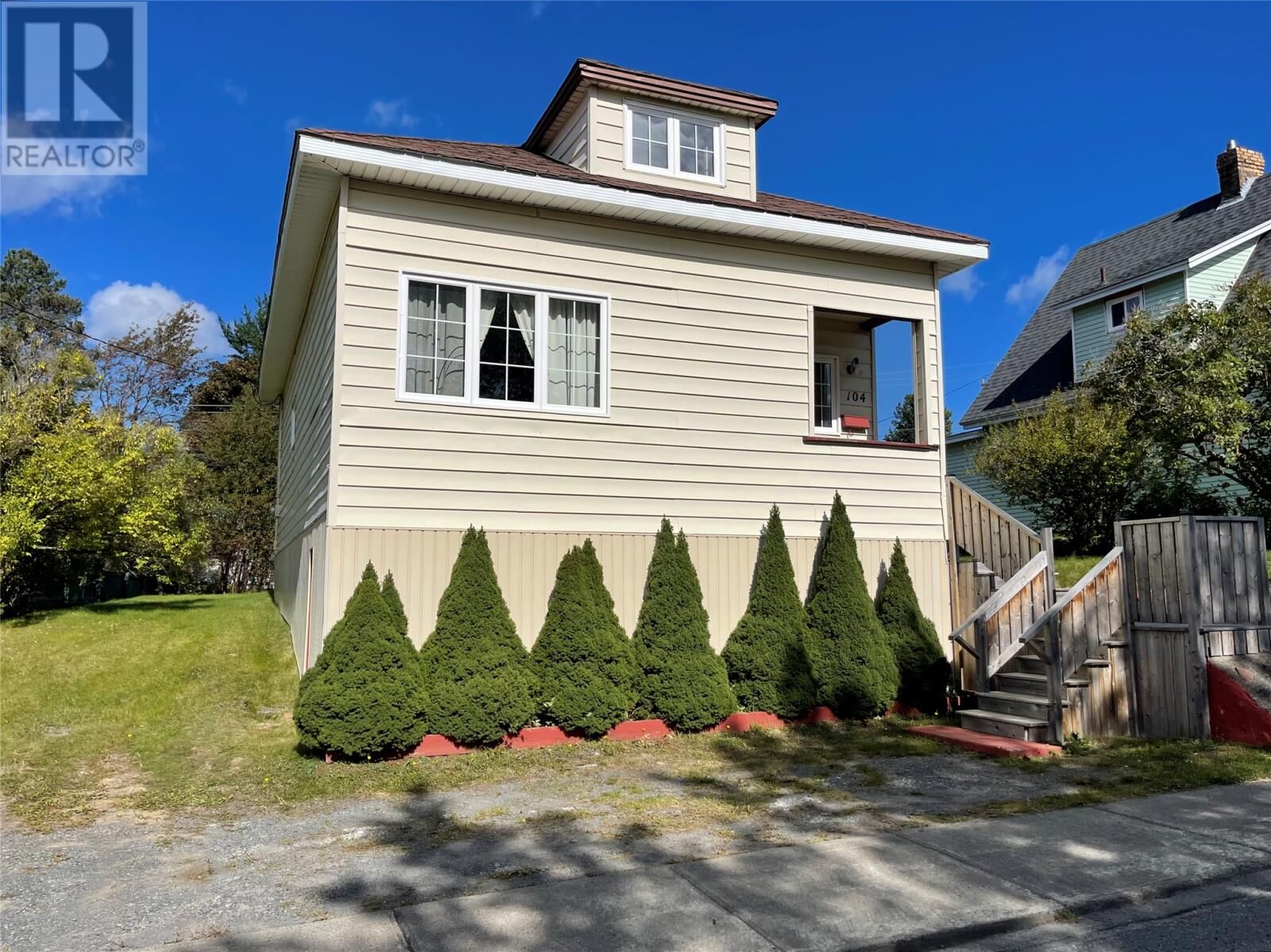 Property Photo:  104 Lincoln Road  NL A2A 1N5 
