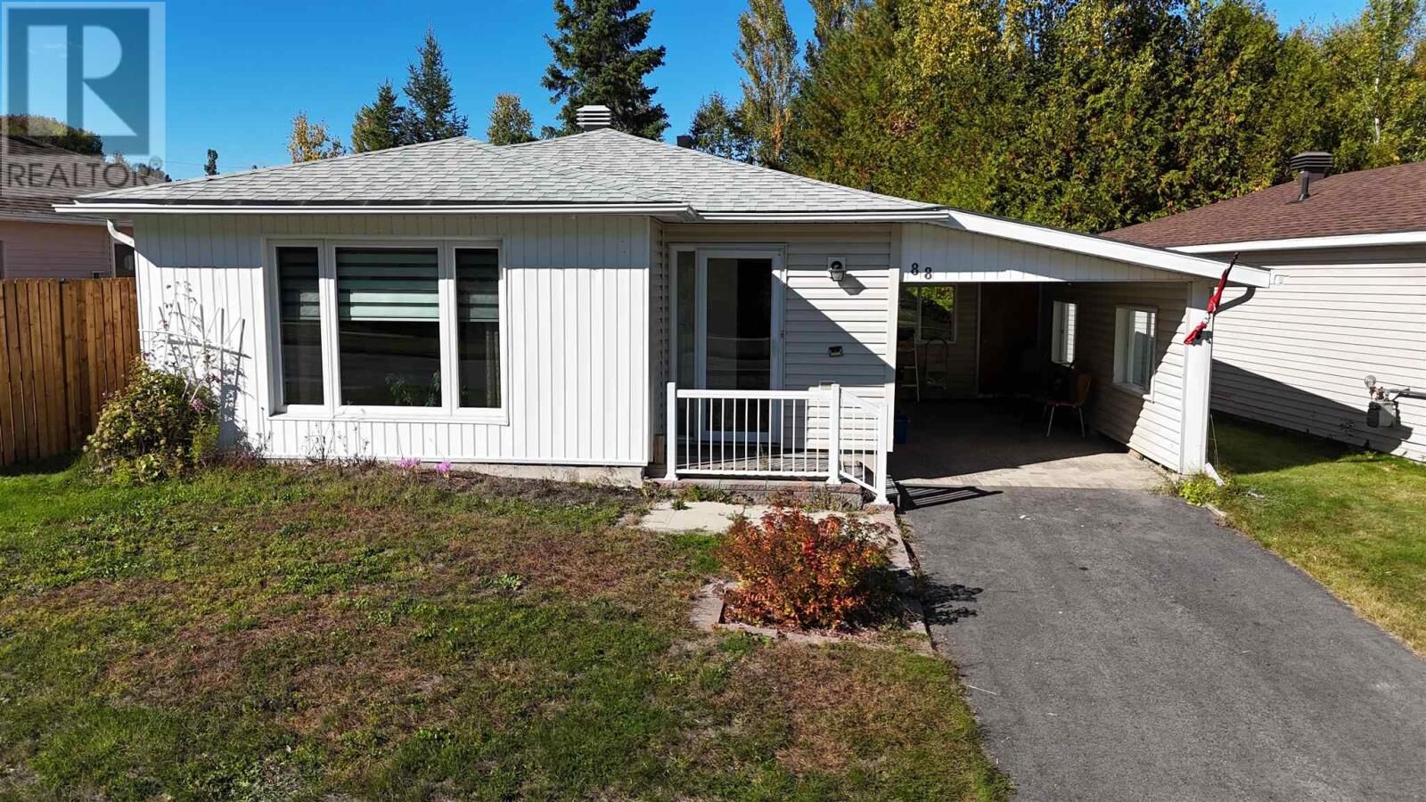 Property Photo:  88 Esten Dr S  ON P5A 3L9 