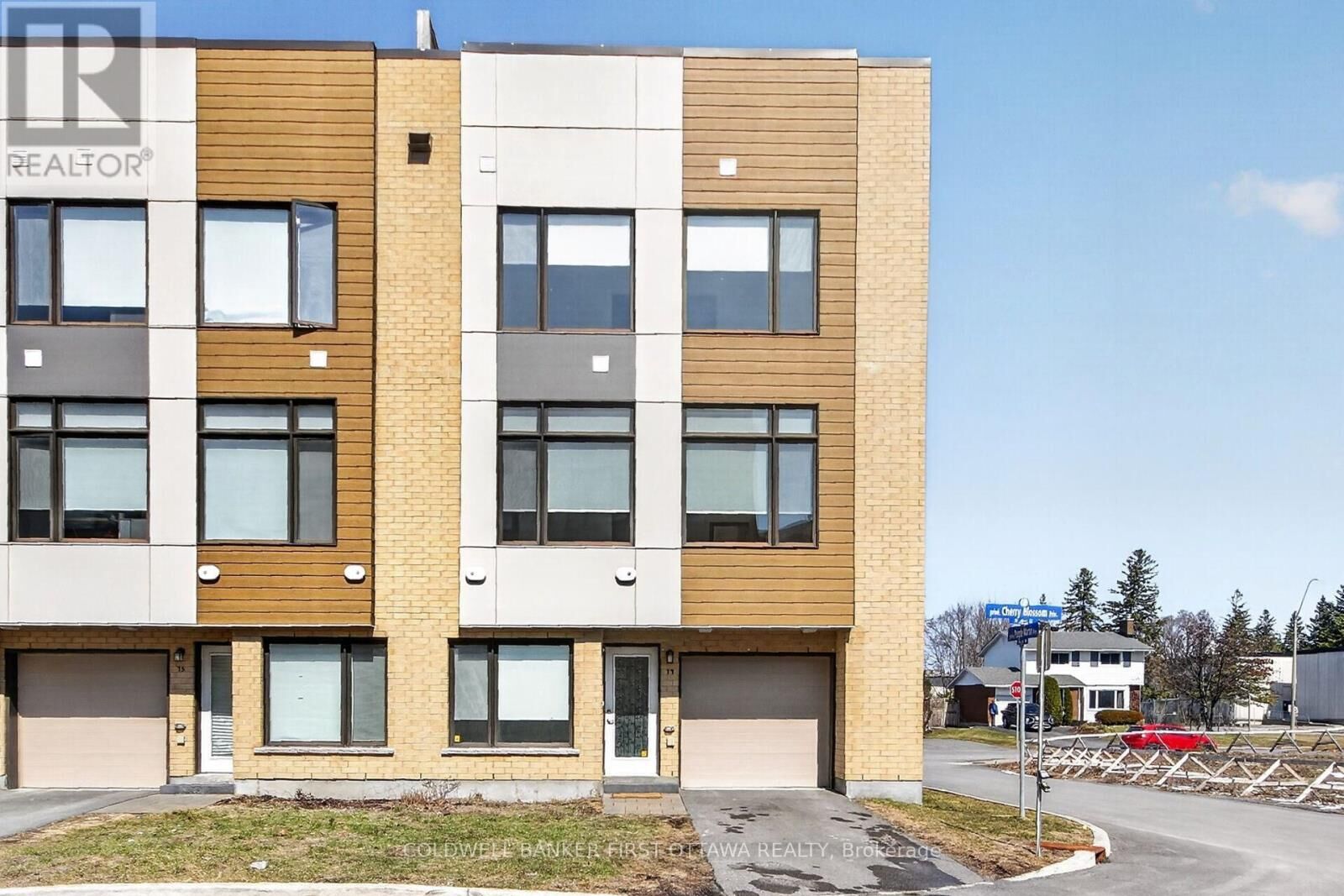Property Photo: 77 Cherry Blossom Private ON K2H 6Z9