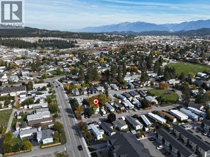 Property Photo:  724 Innes Avenue South 28  BC V1C 2A5 