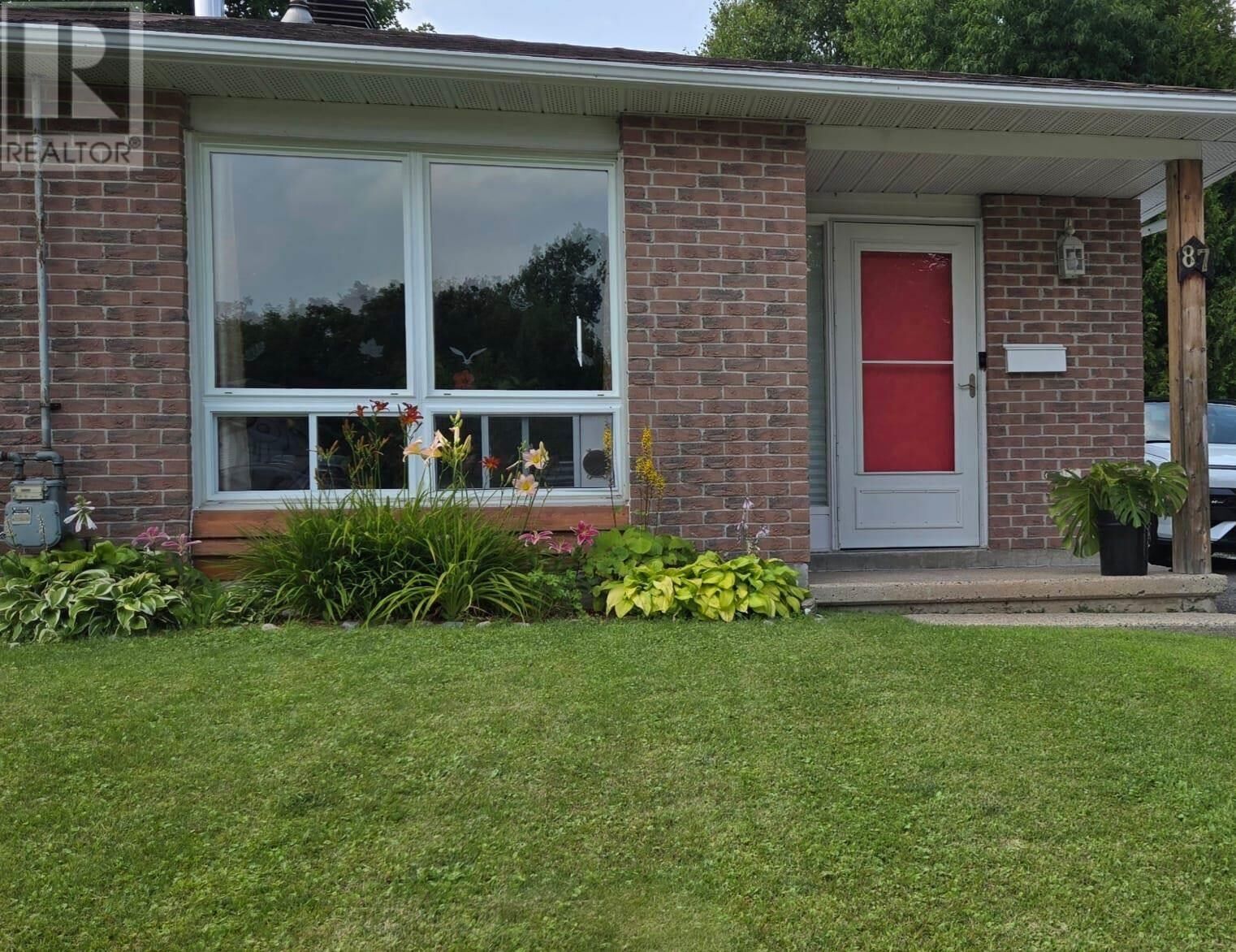 Property Photo:  87 Colwill Dr  ON P5A 2Z9 