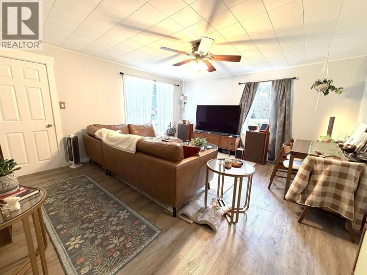 Property Photo:  653 8th Avenue  BC V8J 2N1 