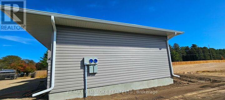 Property Photo:  18 Jade Avenue  ON K8H 0E5 