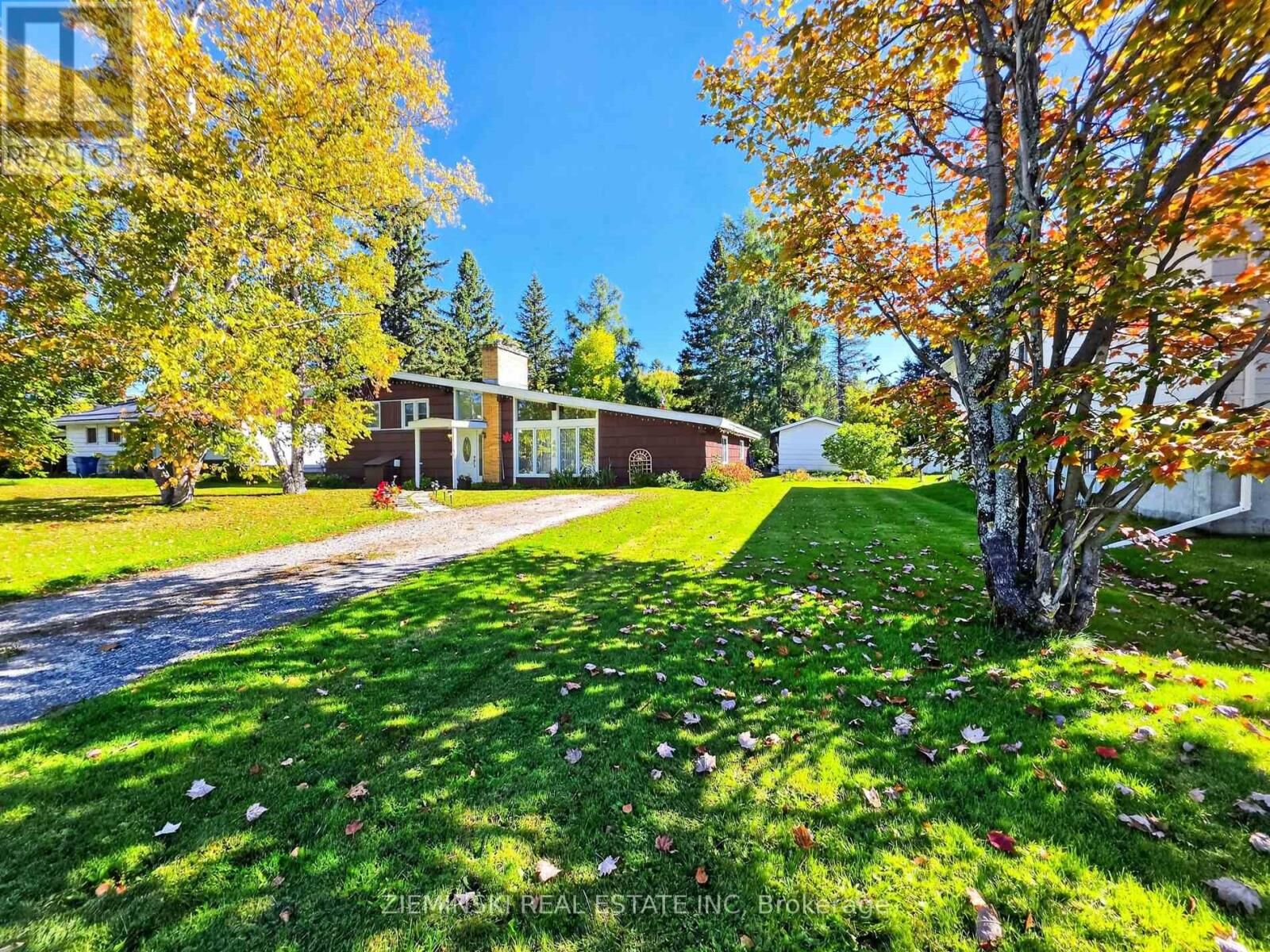 Property Photo:  484 Eighth Avenue  ON P0K 1N0 