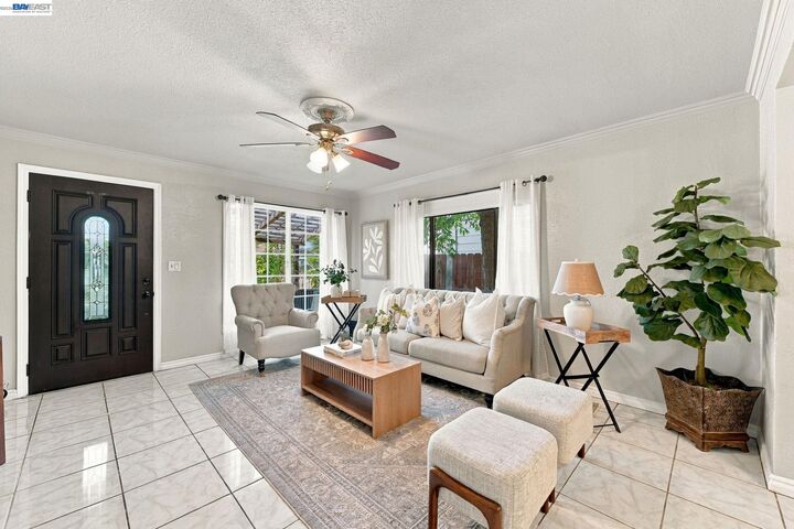 Property Photo:  22730 Souza Ct  CA 94541 