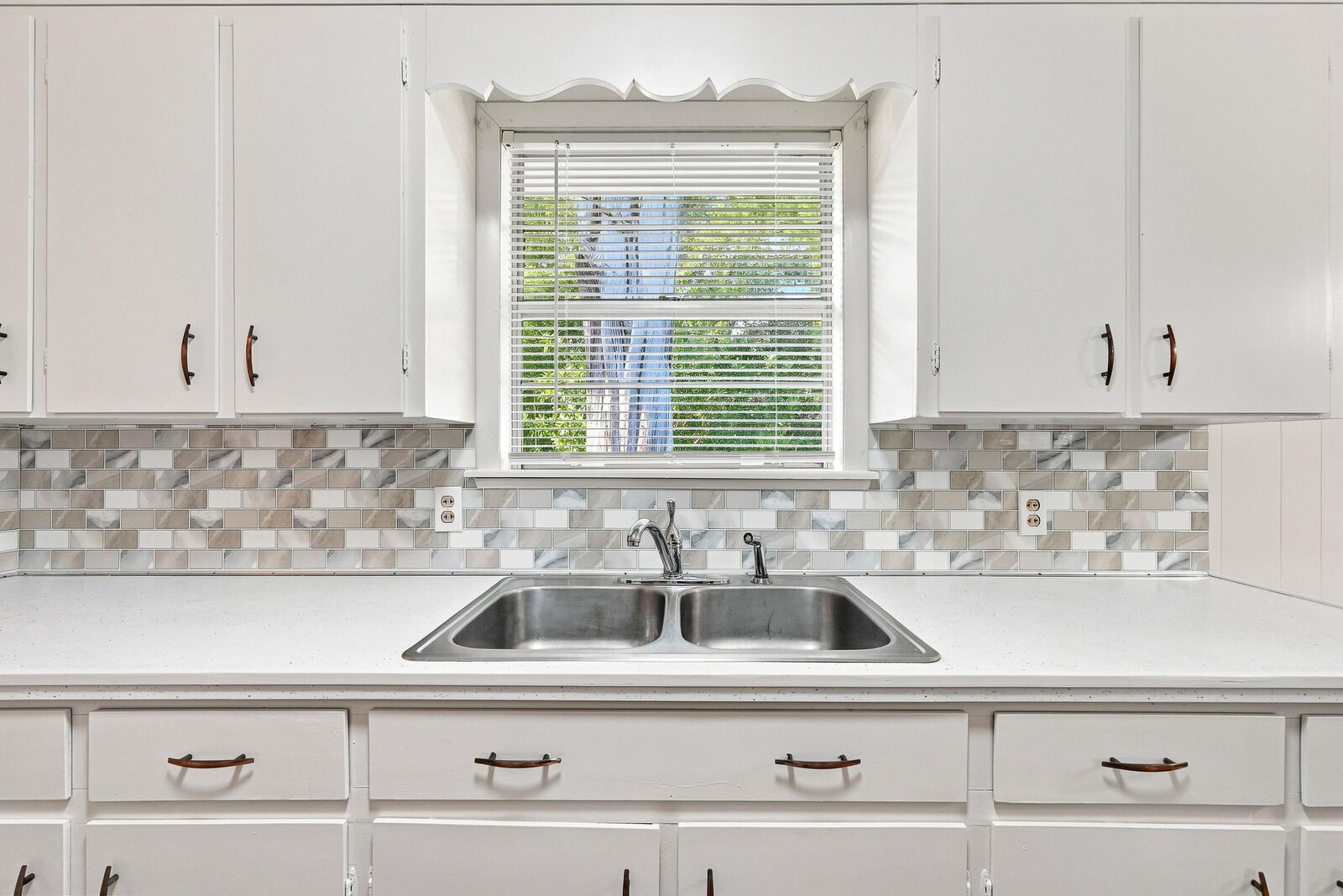 Property Photo:  301 E Minnesota Avenue Avenue  FL 32425 
