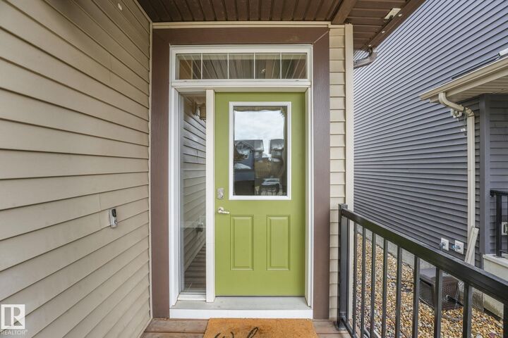 Property Photo:  1110 Allendale Crescent  AB T8H 0X6 