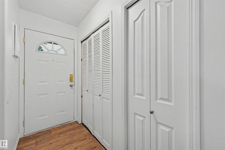 Property Photo:  8C Meadowlark Village NW  AB T5R 5X3 