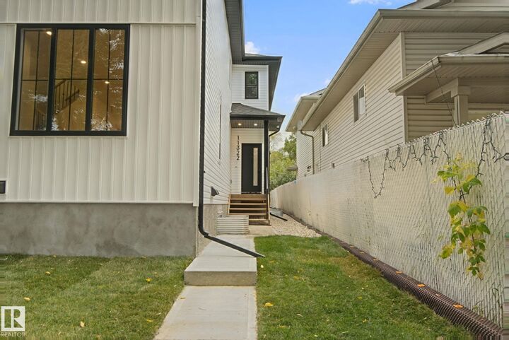 Property Photo:  11322 91 St. NW  AB T5B 4T4 