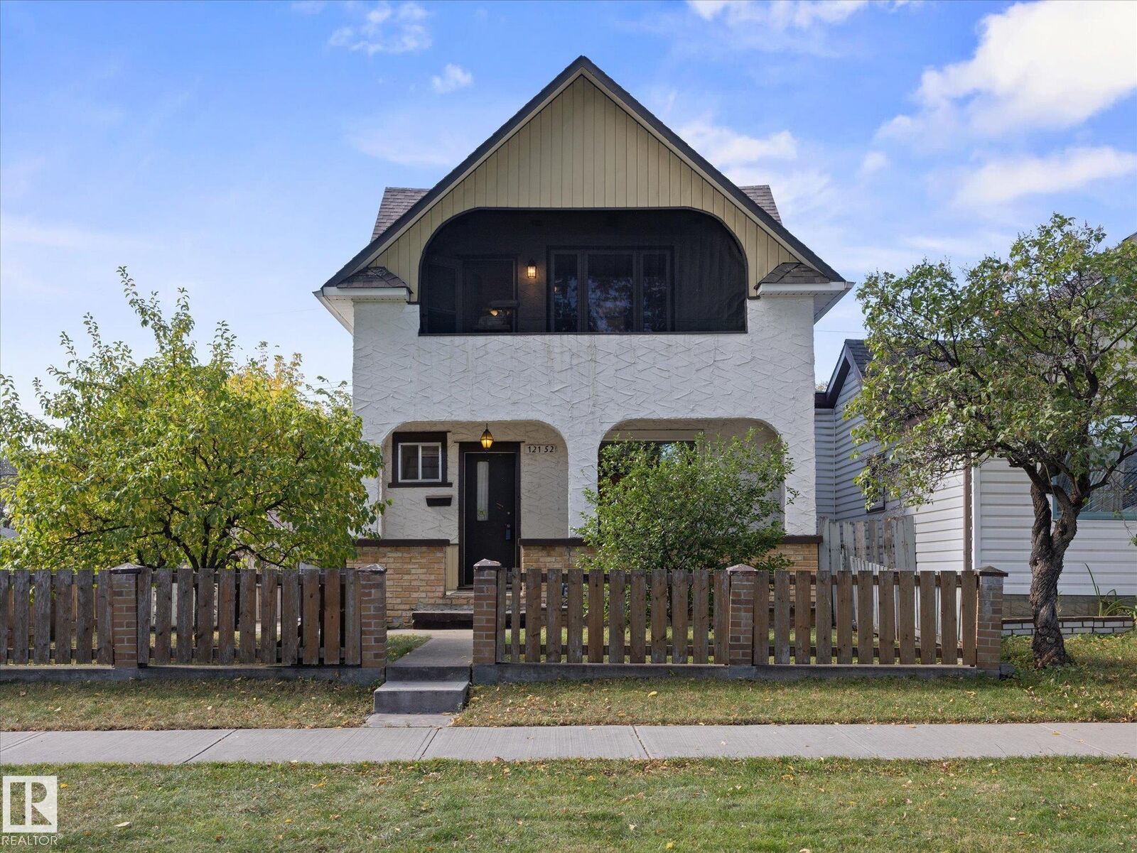 Property Photo:  12152 91 Street NW  AB T5B 4C1 