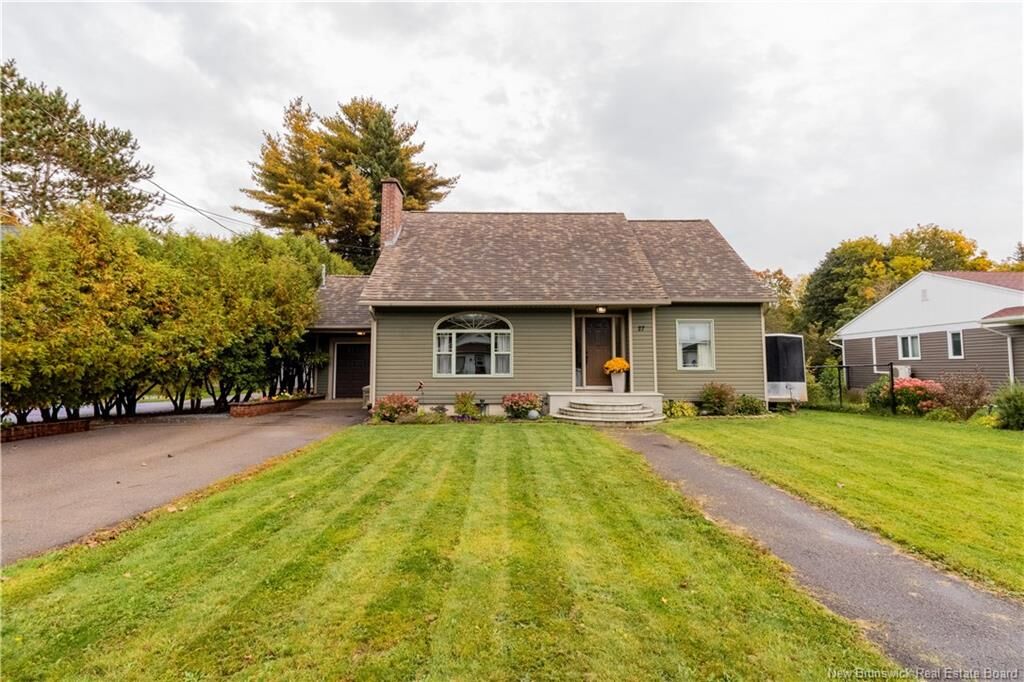 Property Photo:  27 Stewart Avenue  NB E4E 2E7 