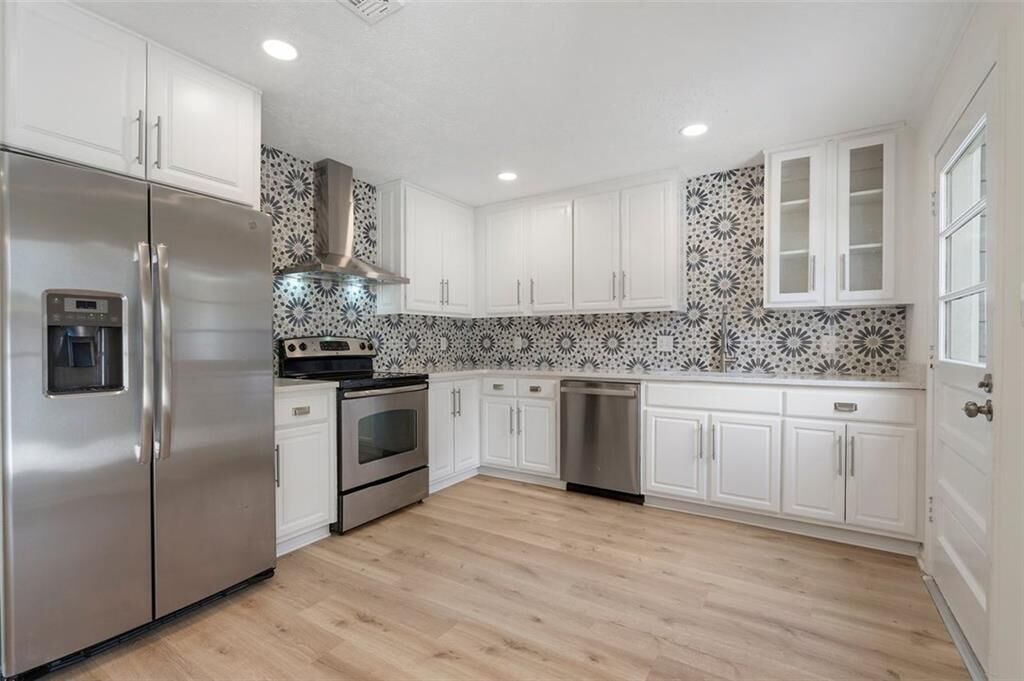 Property Photo: 5034 Meadow Lane GA 30068