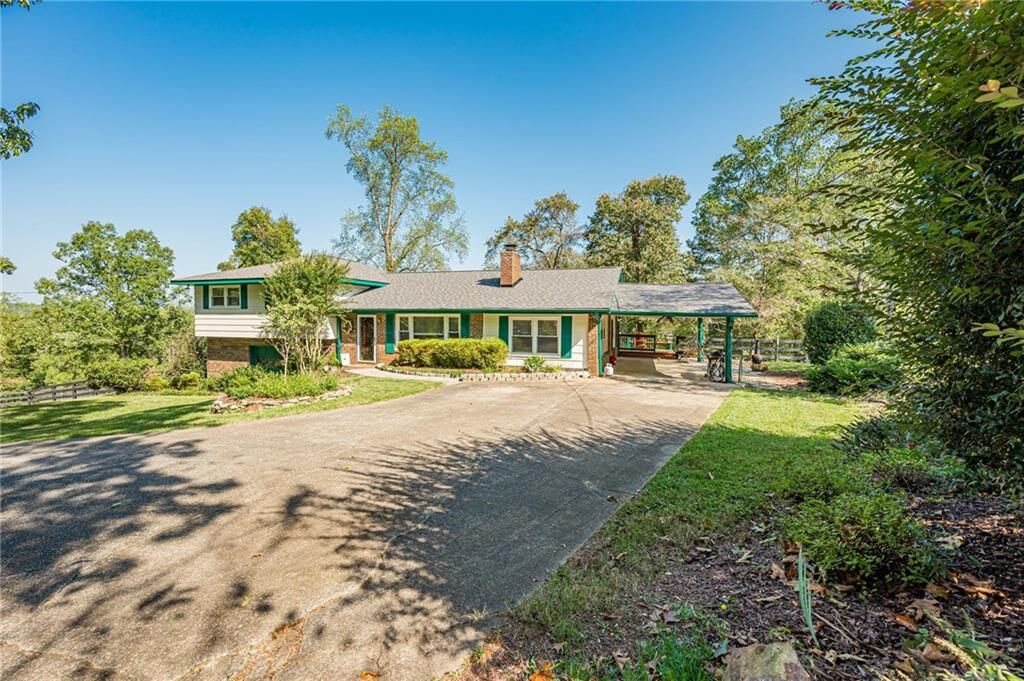 Property Photo: 1276 Howell Bridge Road GA 30107