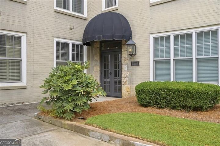 Property Photo: 30 Collier Road NW 9 GA 30309