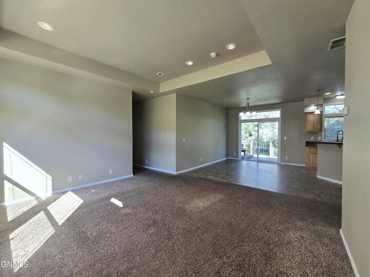 Property Photo: 1312 E Pheasant Ridge Street ND 58854