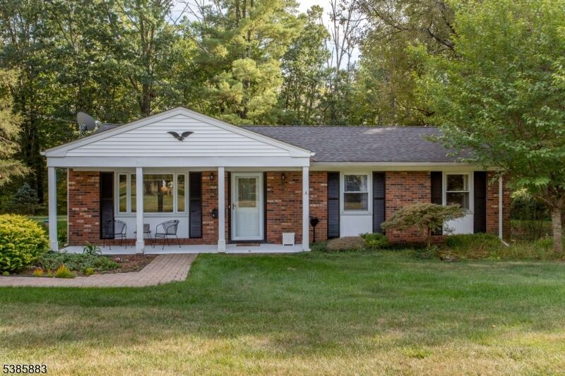Property Photo:  5 Deer Path  NJ 08848 