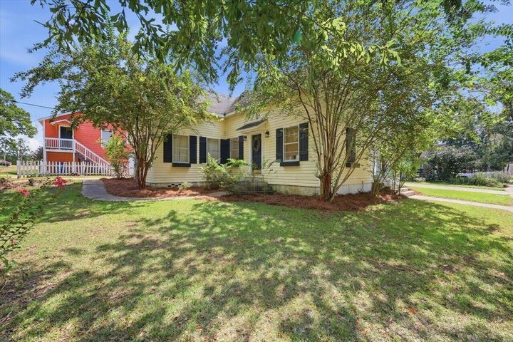 Property Photo:  519 Main St.  MS 39114 