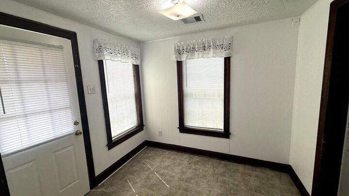 Property Photo: 716 Joyce TX 77009