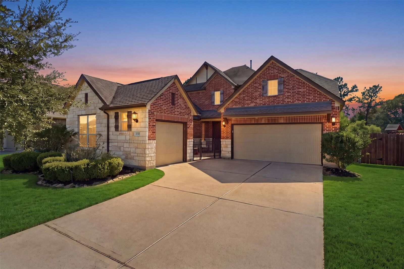 Property Photo: 22327 Whitecourt Drive TX 77375